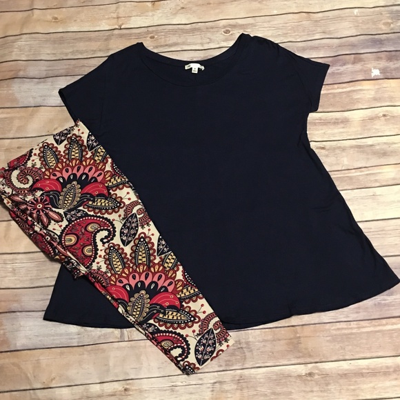 Tops - Navy Short Sleeve Crew Neck Top Tops - Navy Short Sleeve Crew Neck Top